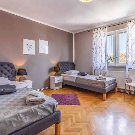 Apartment Awesome In With Wifi Pula