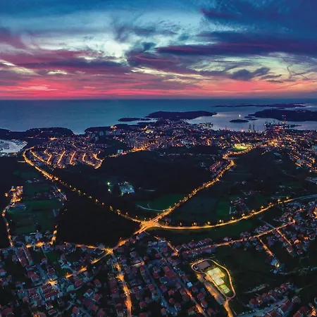 Amazing In With Wifi Apartmán Pula