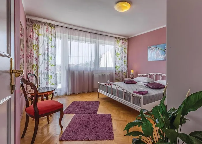 Amazing In With Wifi Apartment Pula