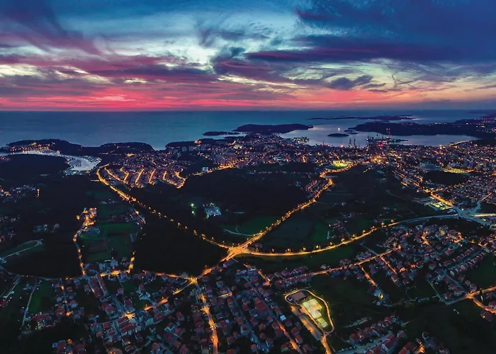 Amazing In With Wifi Apartment Pula