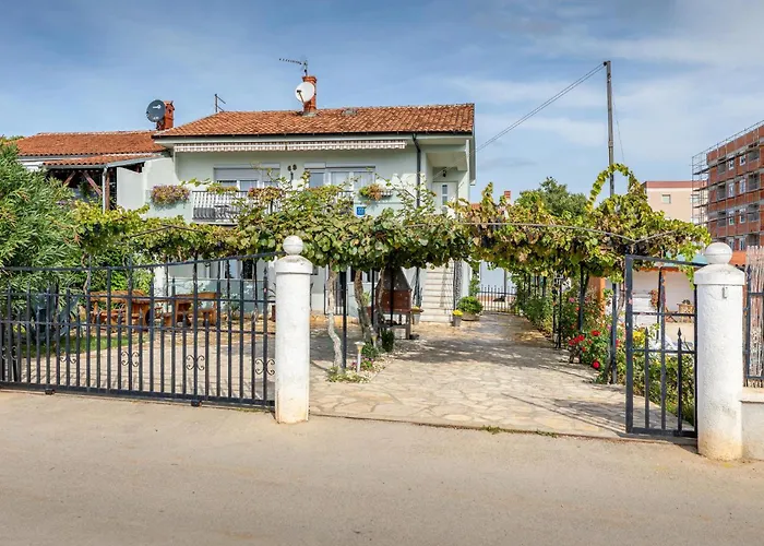 Amazing In With Wifi Apartment Pula